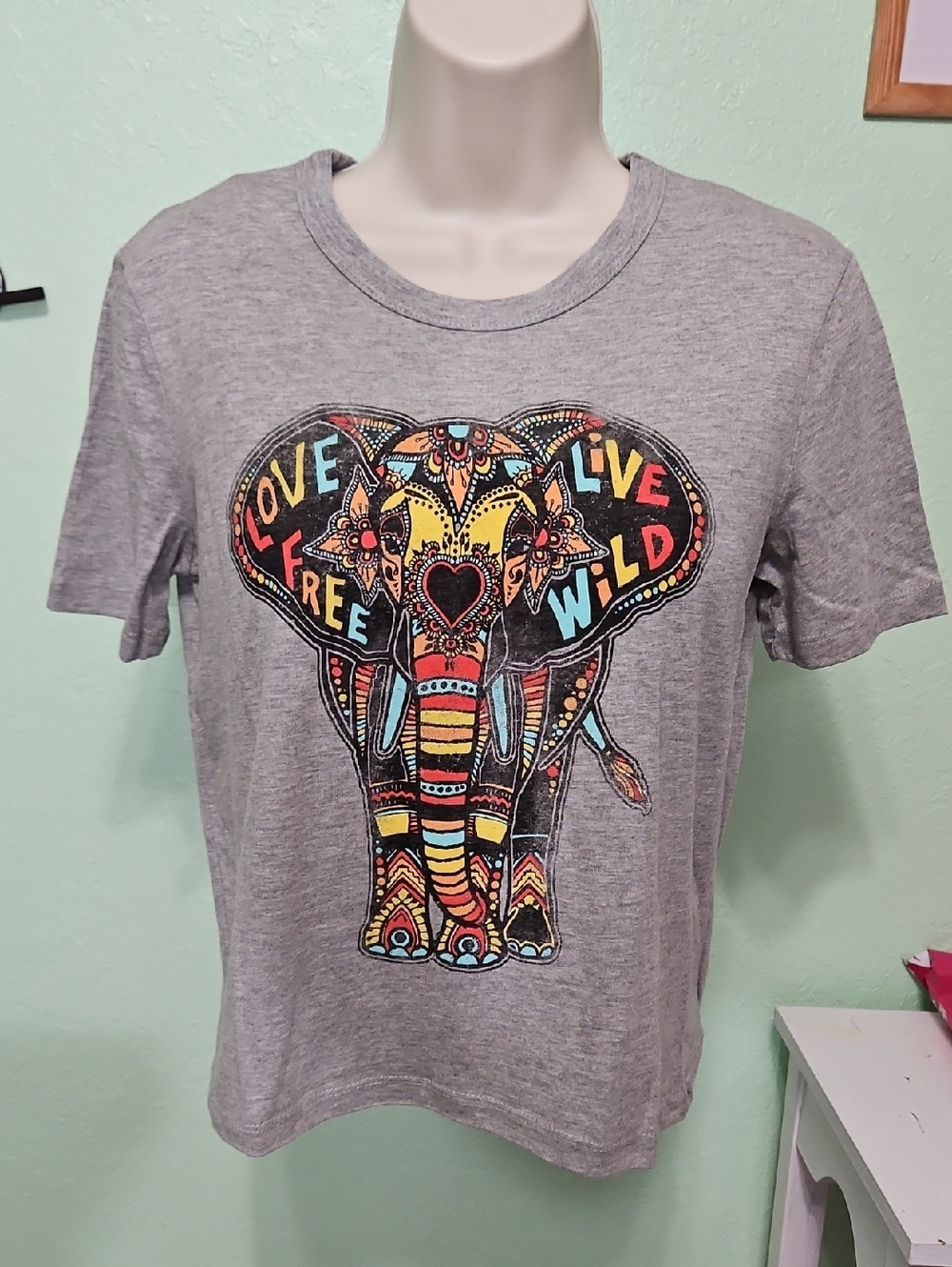 Fifth Sun elephant crop top t-shirt